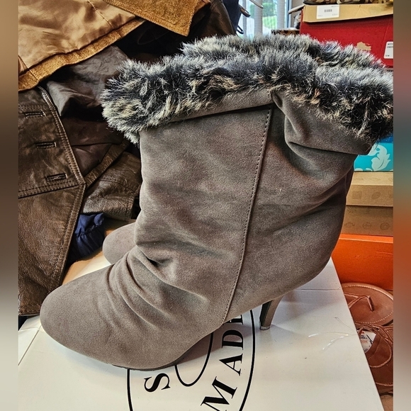 FASHIONABLE WOMAN STEVE MADDEN GRAY HIDDEN PLATFORM  ANKLE BOOTIES SIZE 11 - Picture 4 of 10